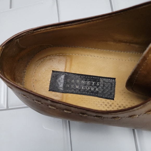 BARNEYS NEW YORK Men’s Brown Distressed Leather Oxford Style Shoe Size 7.5 Con main image 11